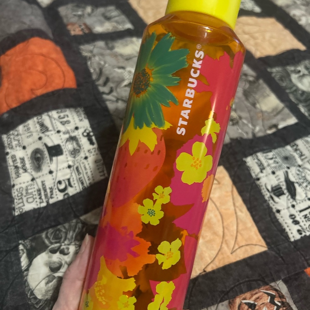 Starbucks summer strawberry fields 2022